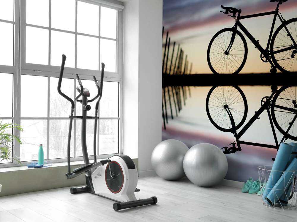 Racercykel ved solnedgang