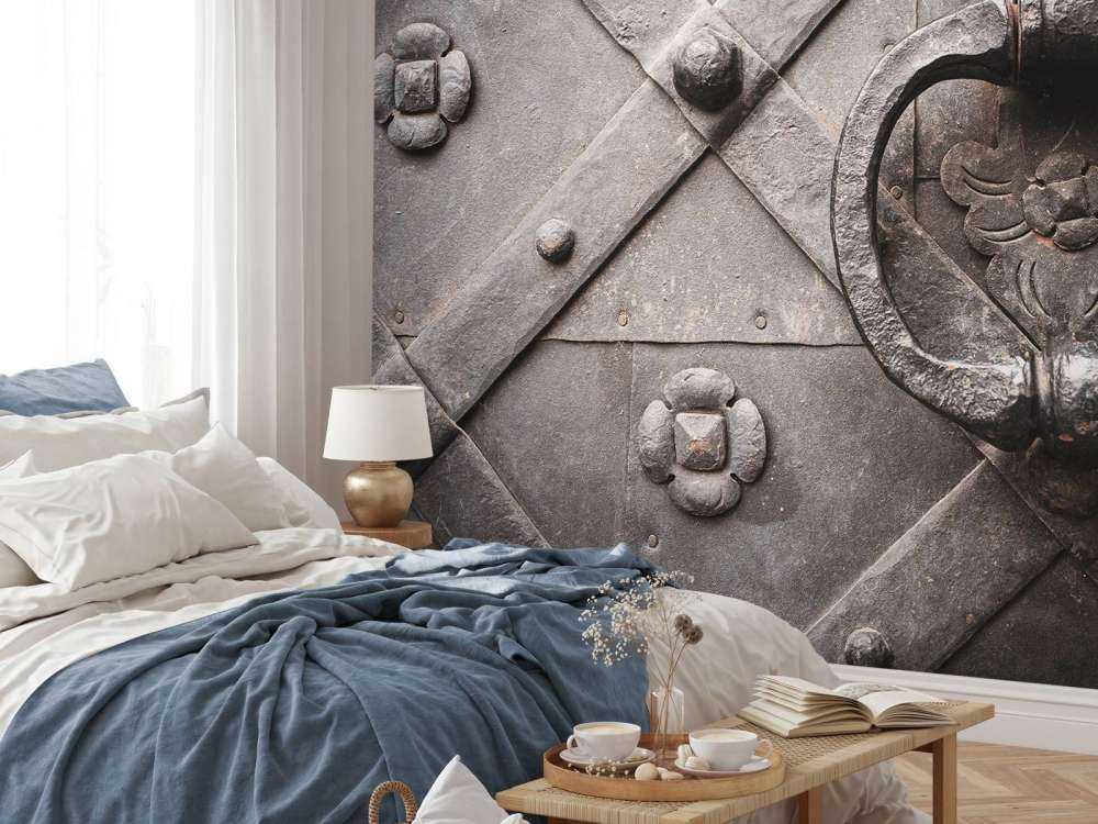 Gammel dør med håndtag