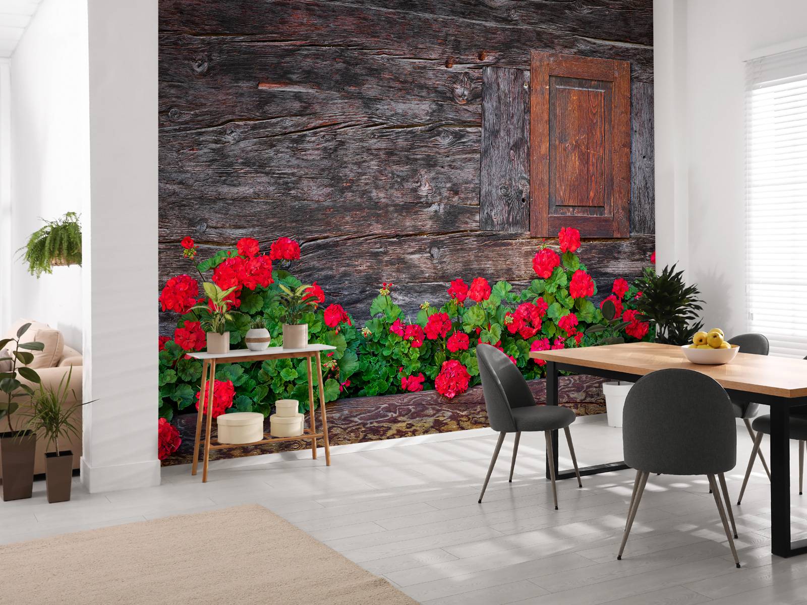 Gammelt tre med blomster