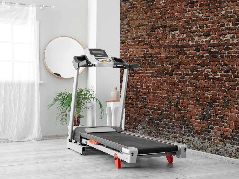 Gammel restaurert murvegg