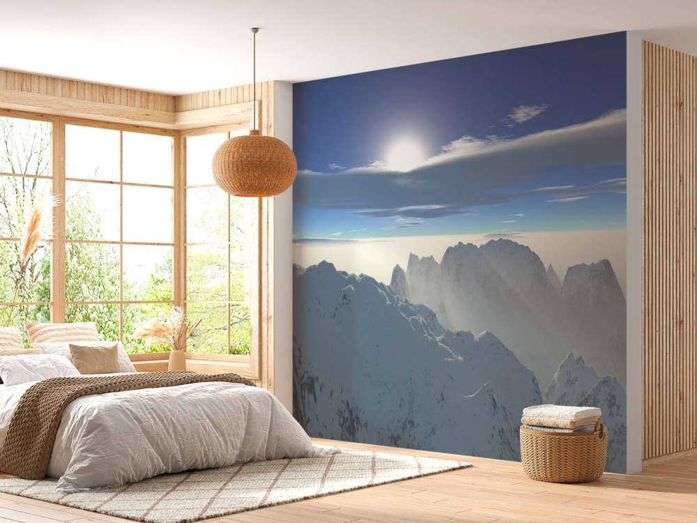 Snødekte fjelltopper panoramaa