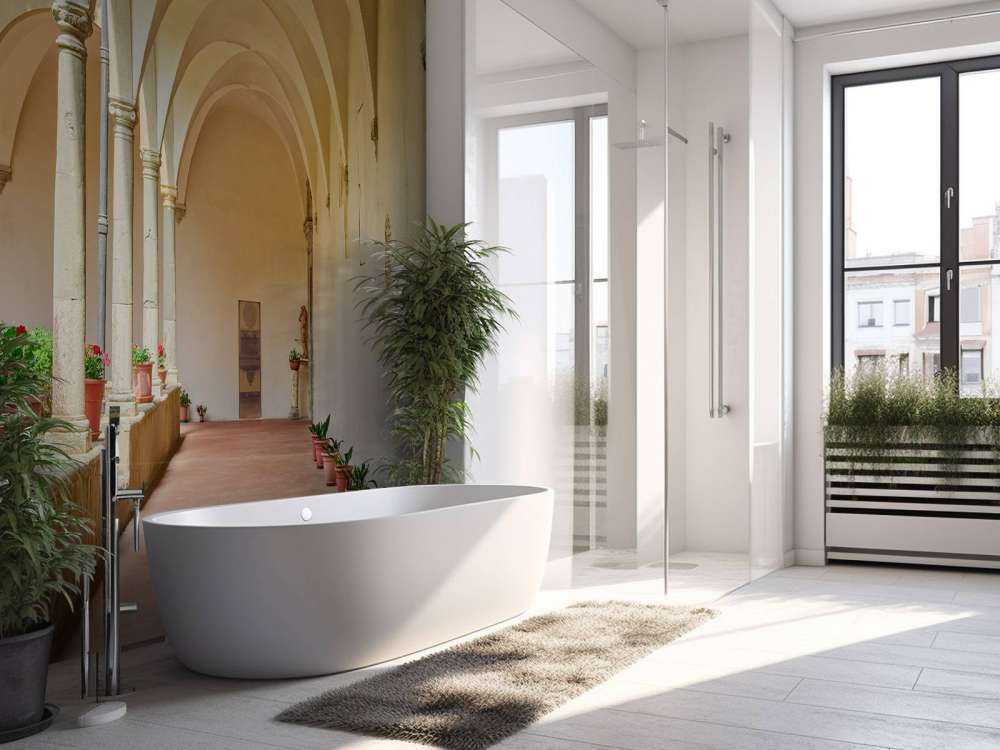 Gårdsplass med buer og planter