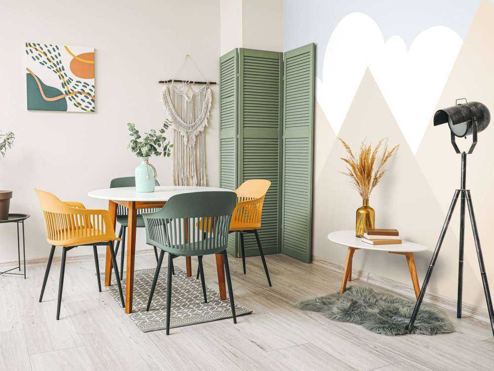 Höga berg med luftballonger