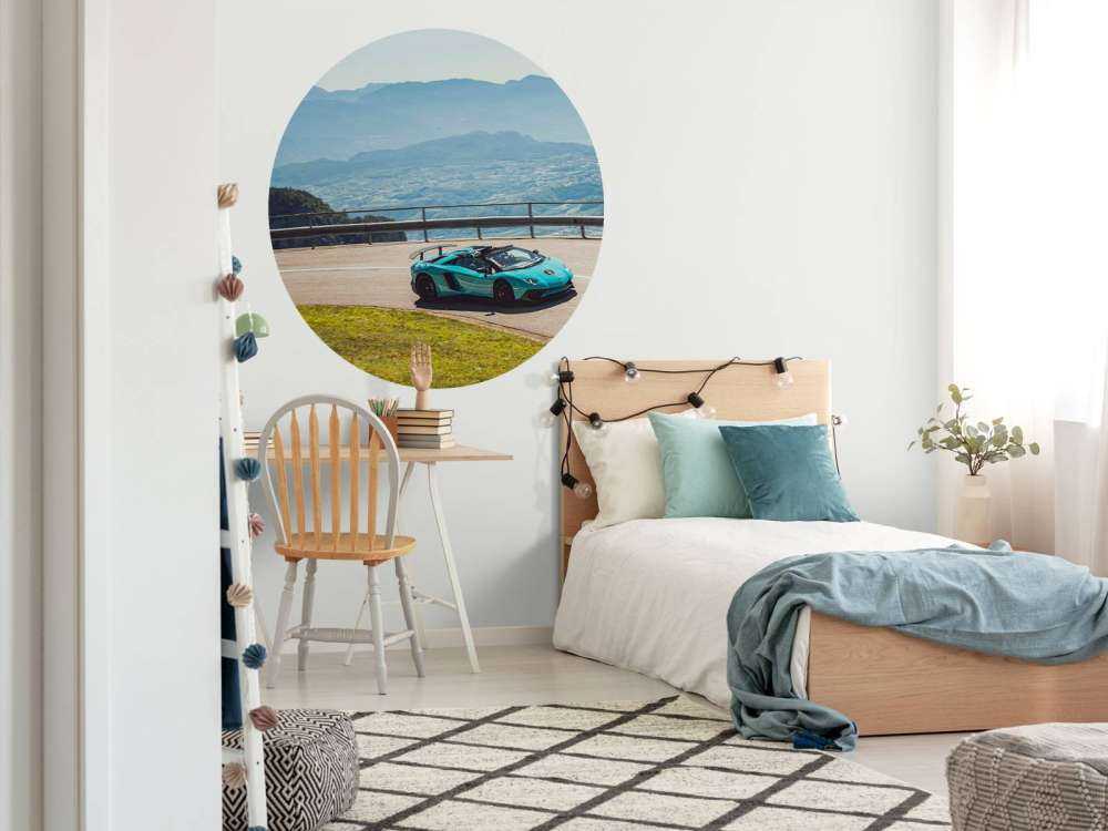 Alpenrit med lyxiga sportbilar