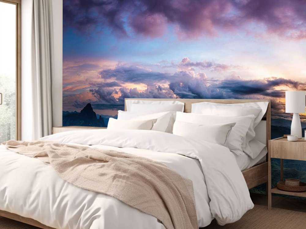 Solnedgång över ett berg