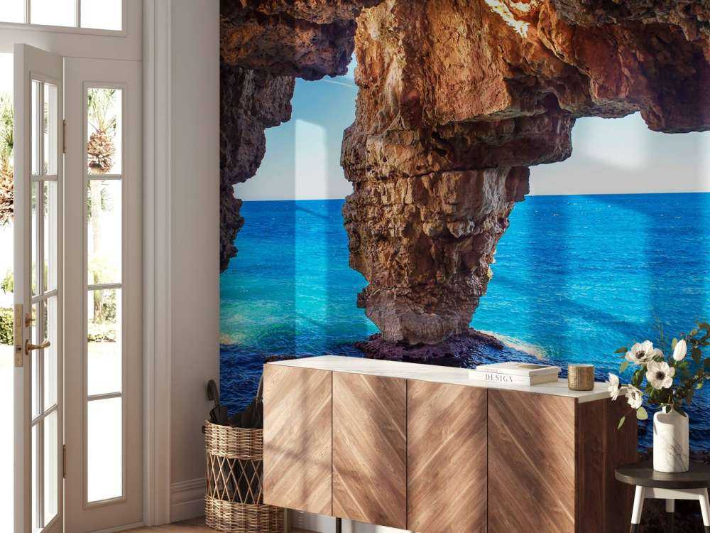 Grotta ovanför havet