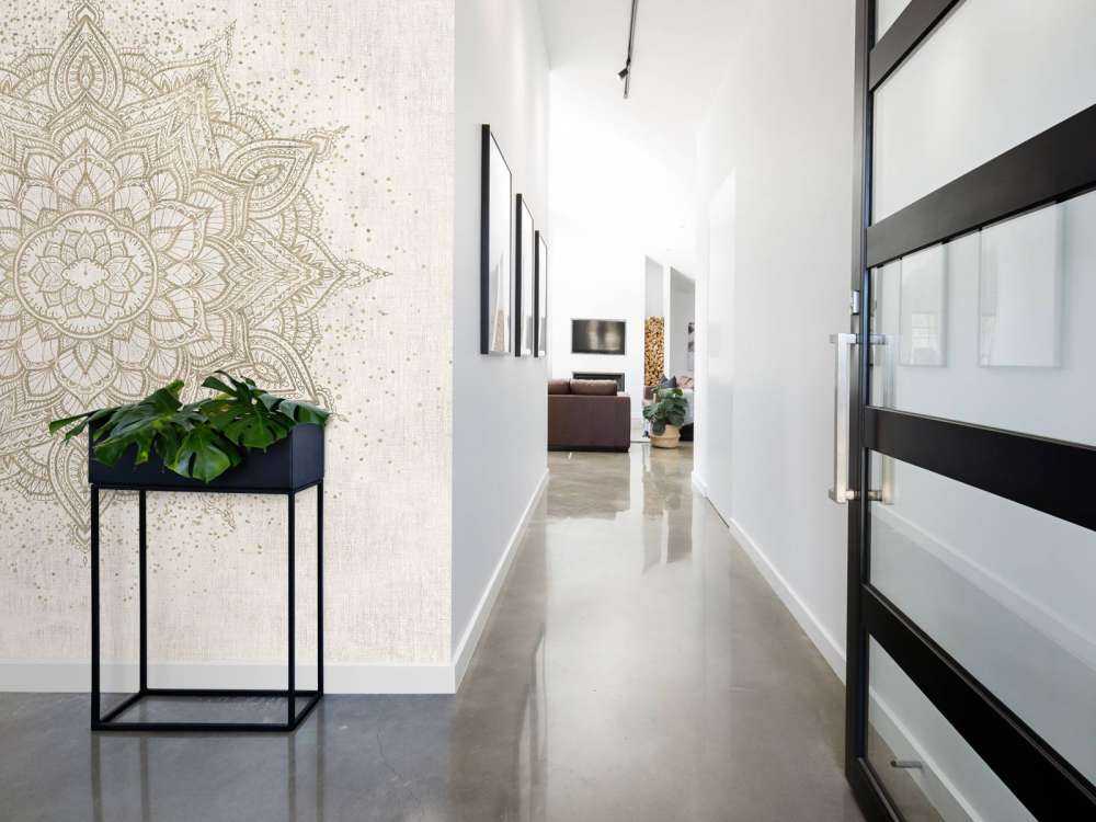 Mandala med gyllene gnistor - beige