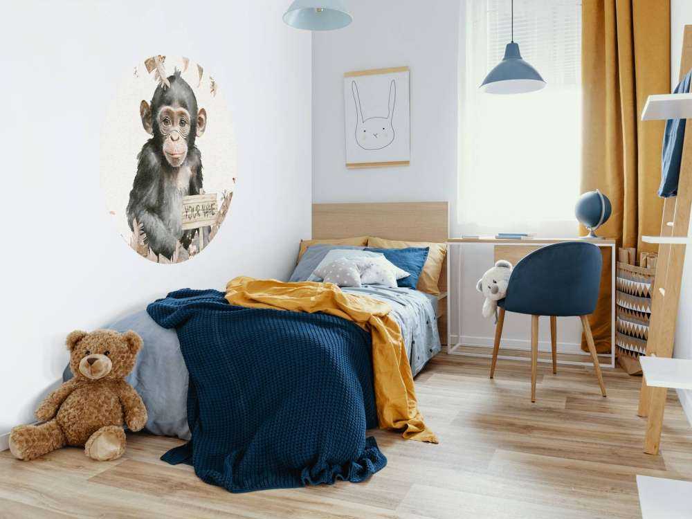 Baby-chimpanse i junglen taupe