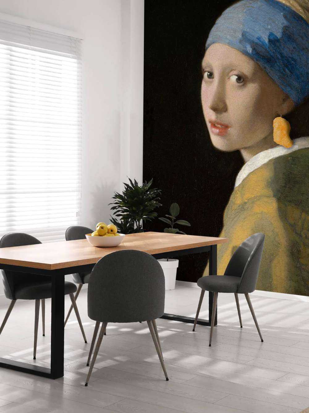 Jente med en kyllingklump