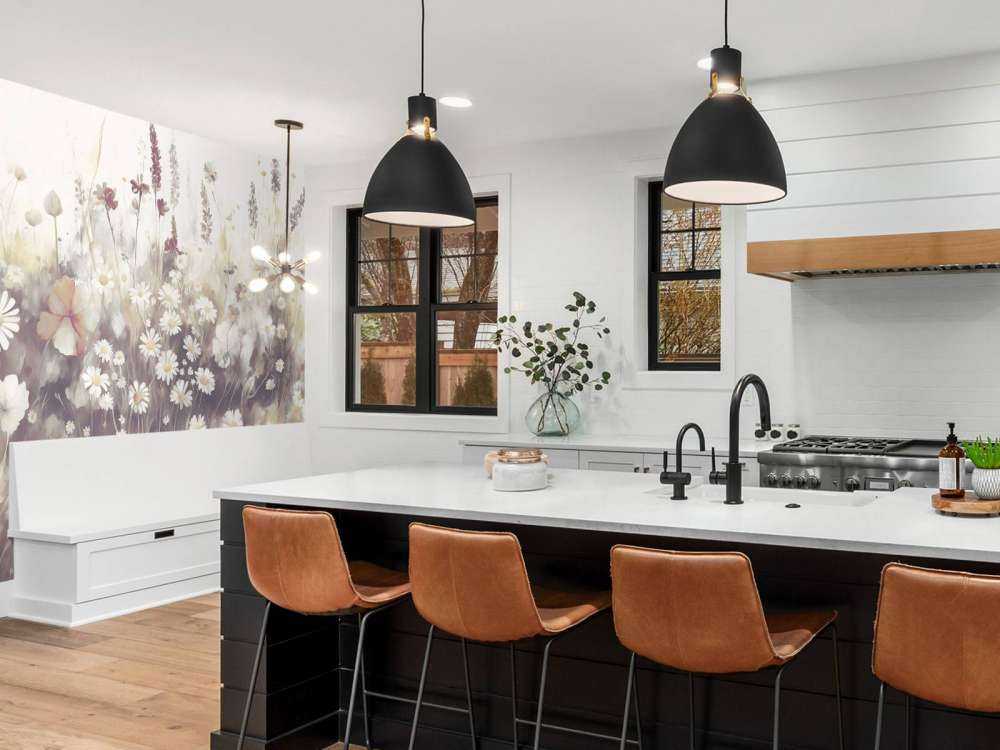 Frodig grönska av sommarens gyllene brunt