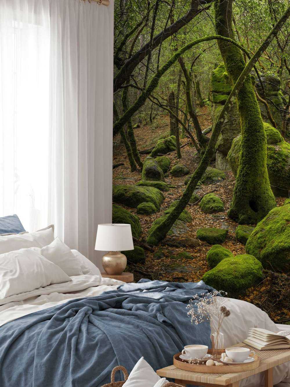 Träd och mossstenar