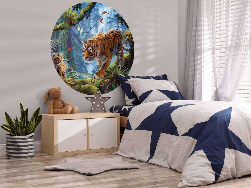 Tigers on tree