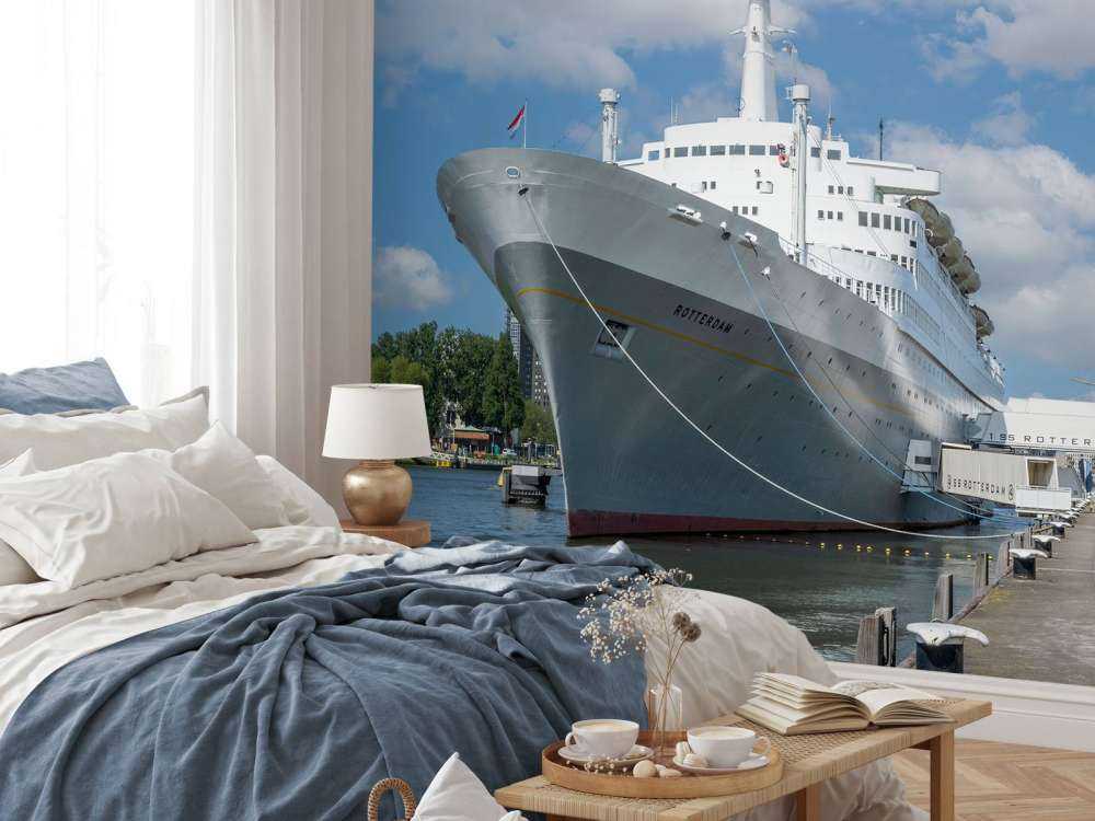 Tidligere dampskip SS Rotterdam i farger