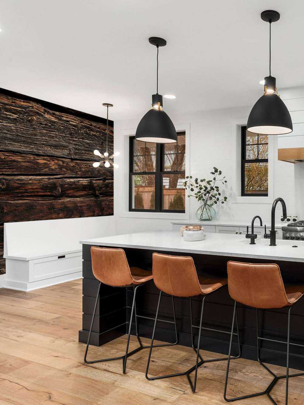 Mørkt gammelt vandret træ