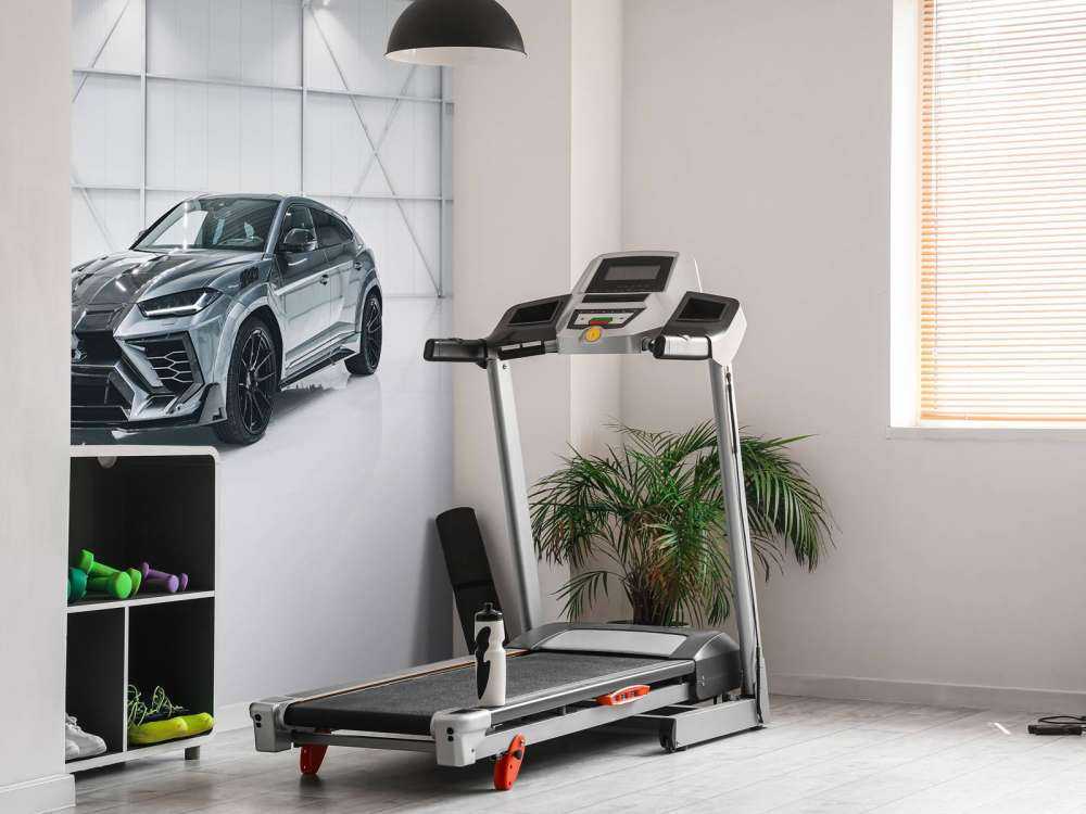 Lamborghini i vit hall