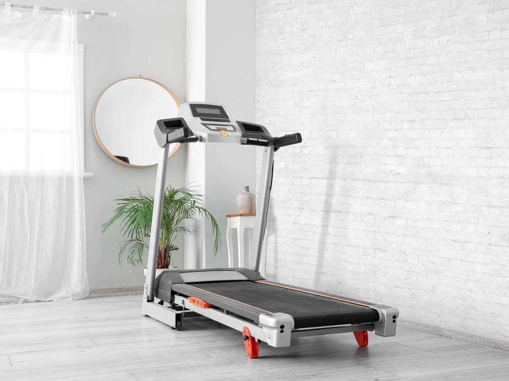 Vegg av gamle hvite murstein