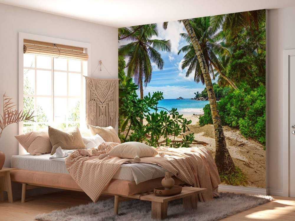 Strand mellem palmerne