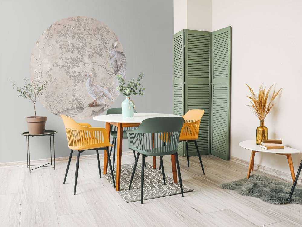 Påfåglar i trädet