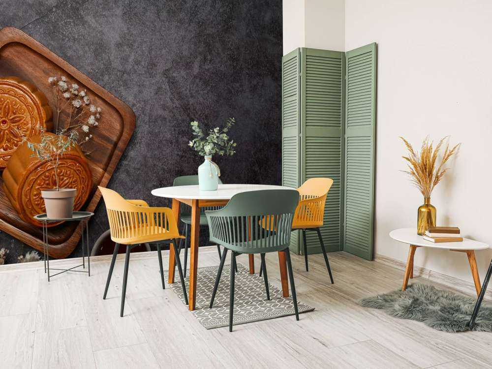 Månkakor på en svart bänkskiva