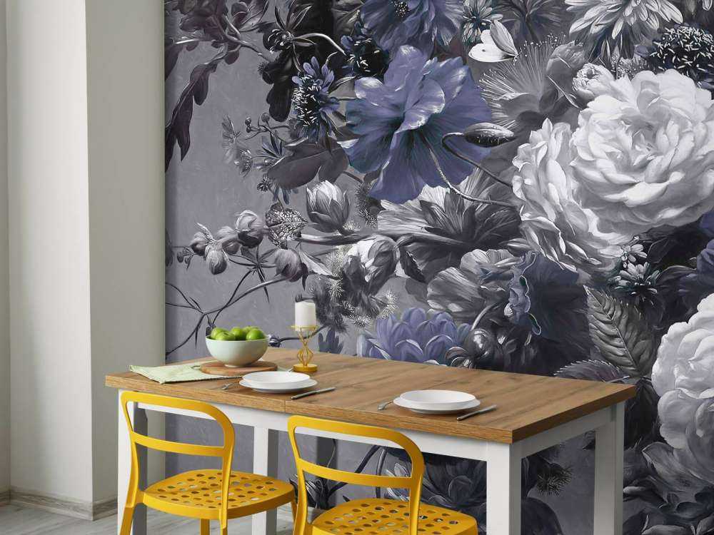 Stort blomsterarrangemang med vallmo Blå