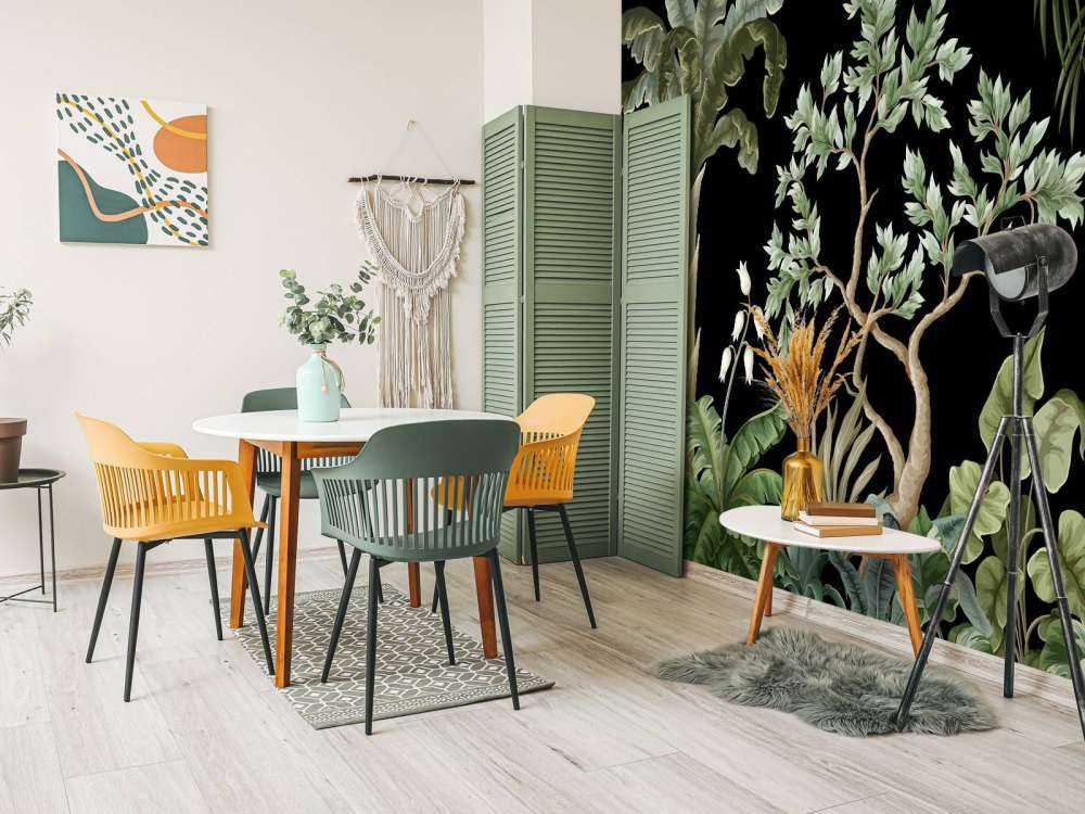 Träd med mörk bakgrund