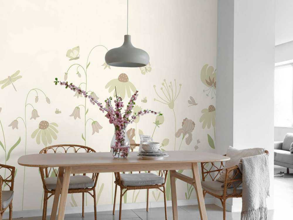 Blomsterfält högt med fjärilar beige och gammelrosa