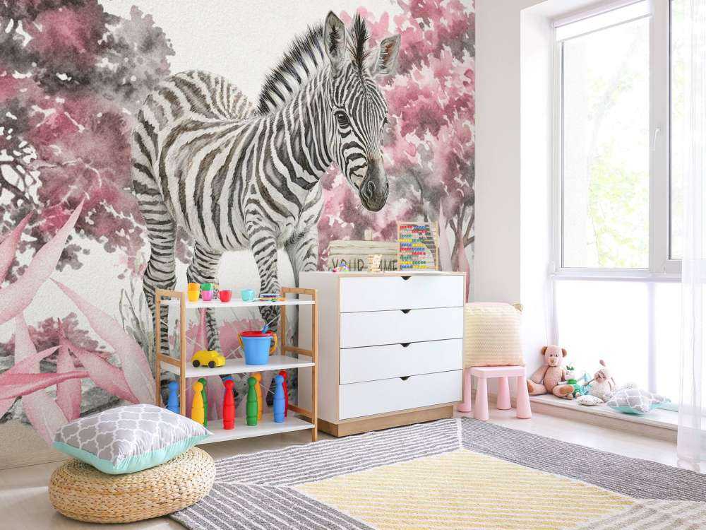 Ung zebra i naturen lyserød