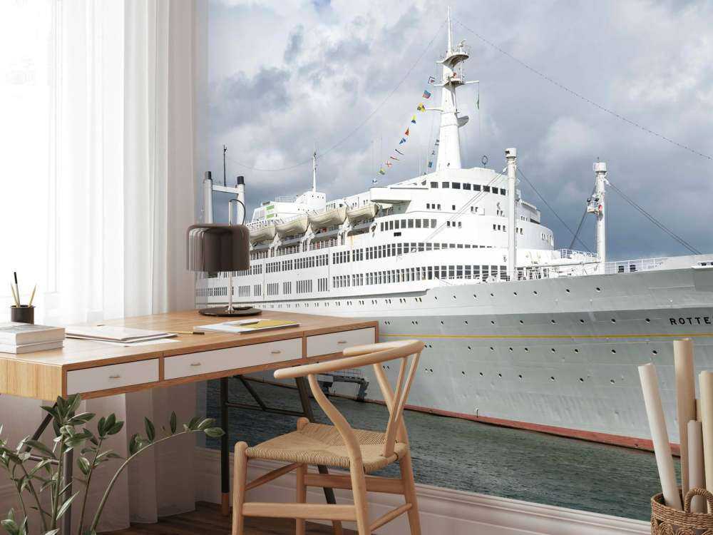 Stilfull havmonster i havnen