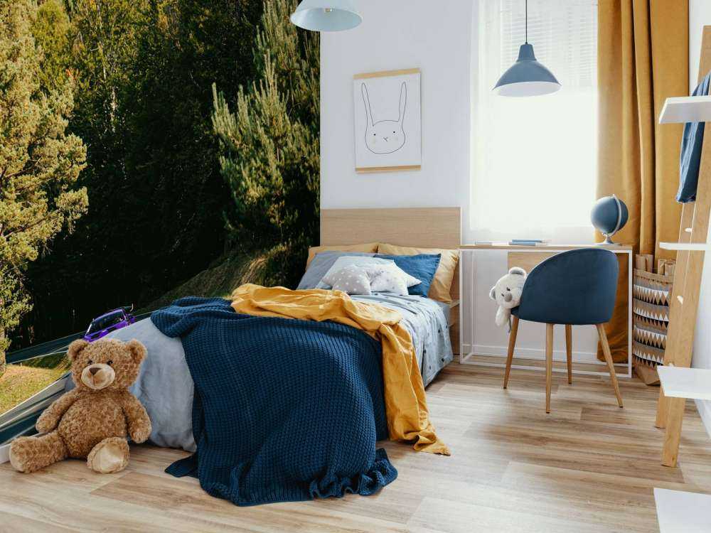 Lilla Lamborghini Huracán i skoglandskap