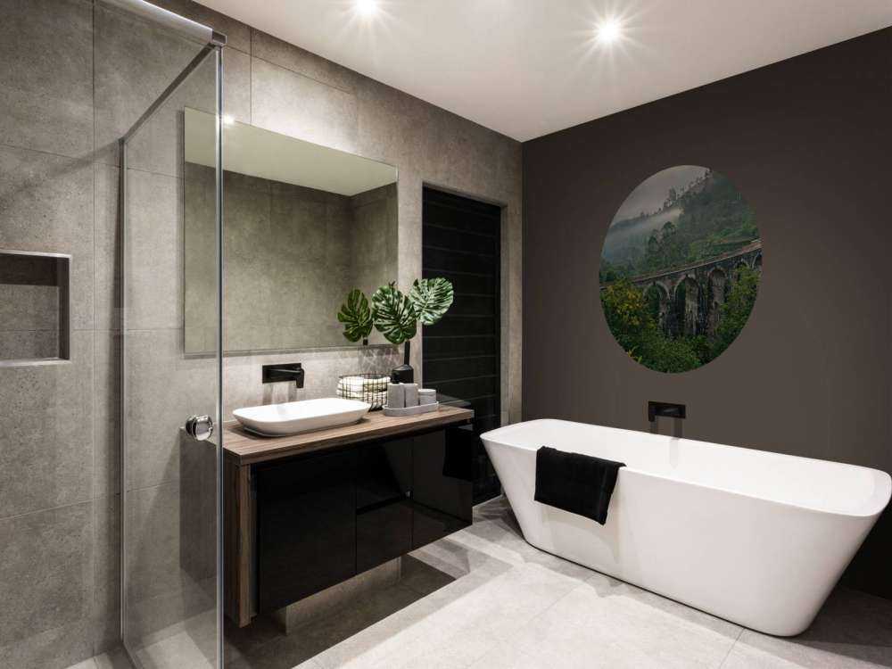 Järnvägsbro genom djungeln