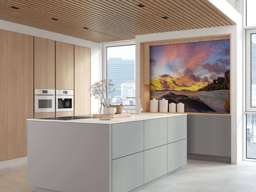 Solnedgang på en tropisk strand