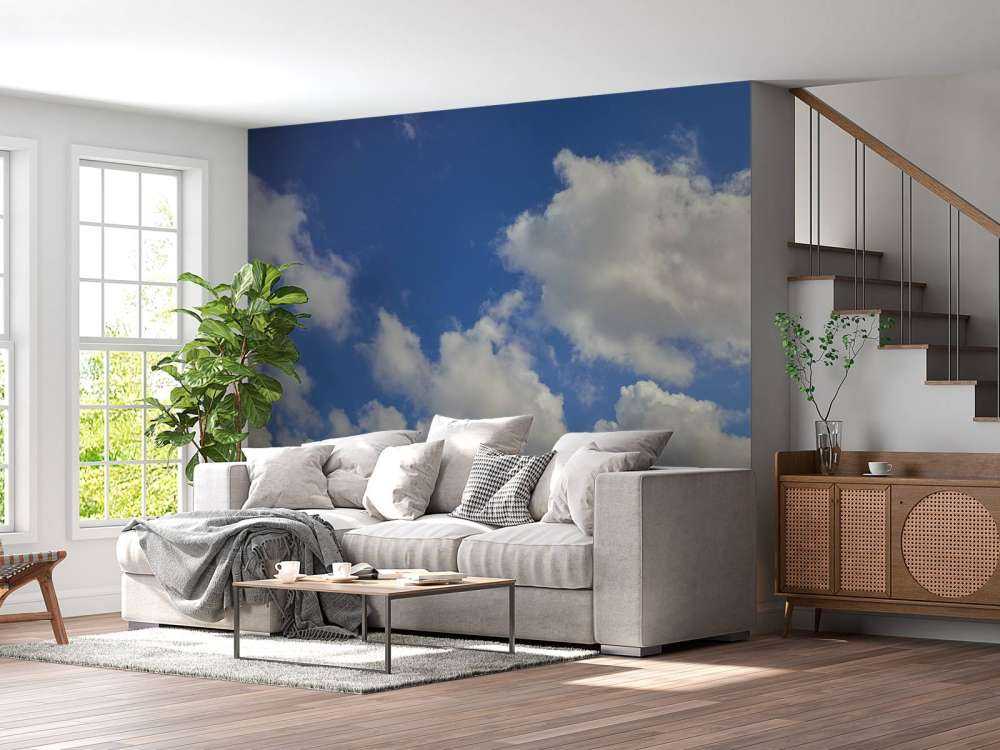 Skyer på blå himmel