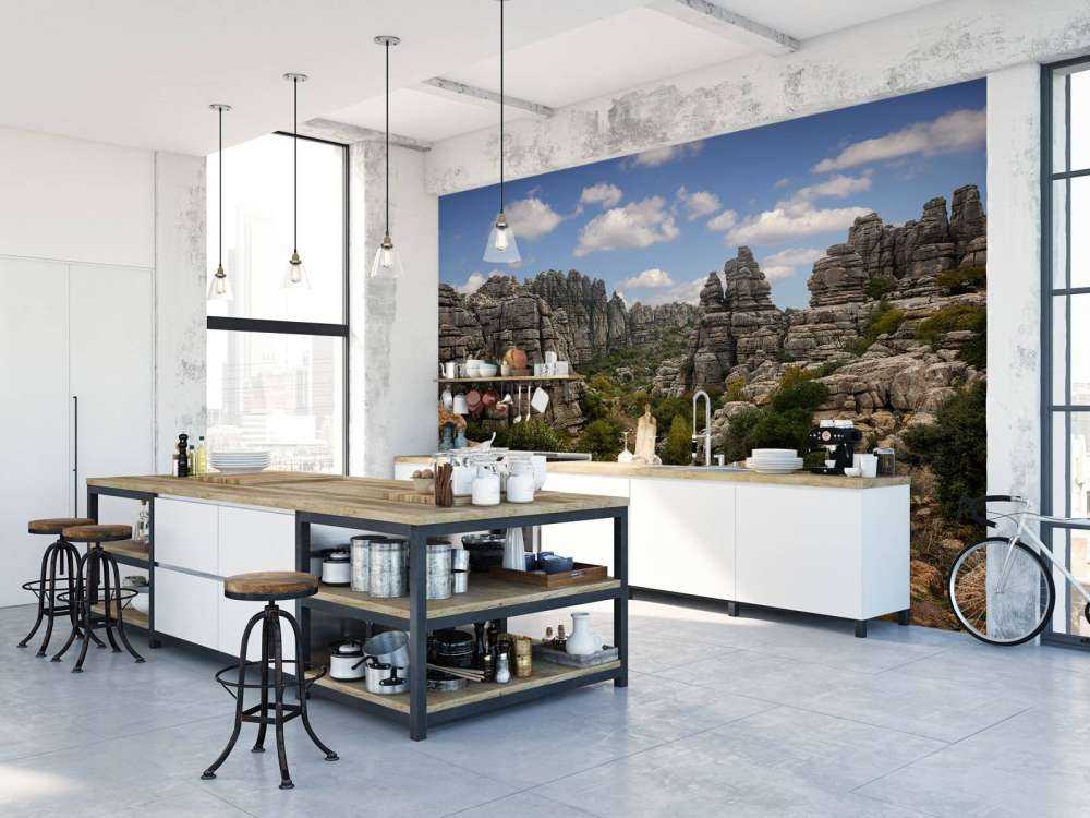 Klipper med blå himmel