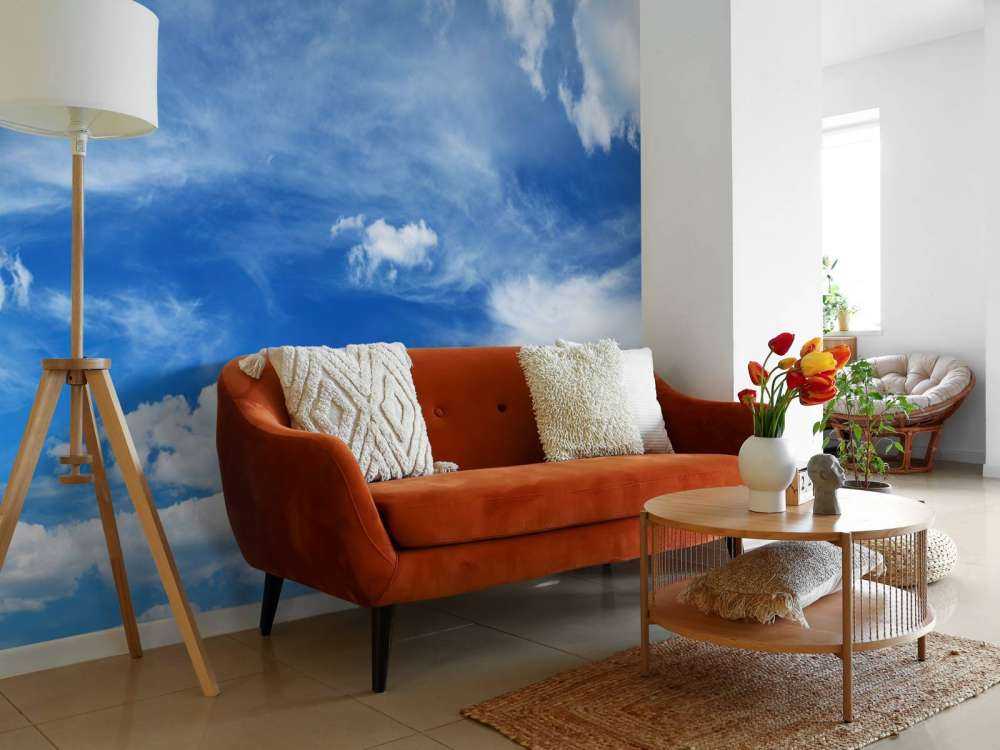 Blå himmel med skyer