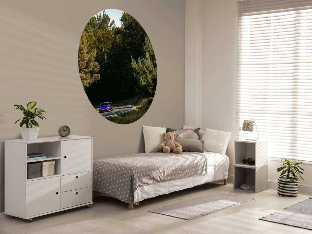 Lilla Lamborghini Huracán i skovlandskab