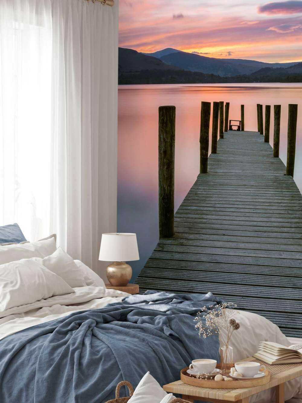 Stillads ved lyserød solnedgang