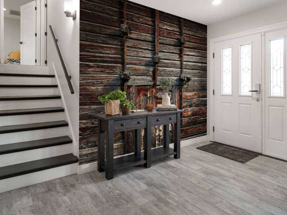 Gammelt træ med bjælker