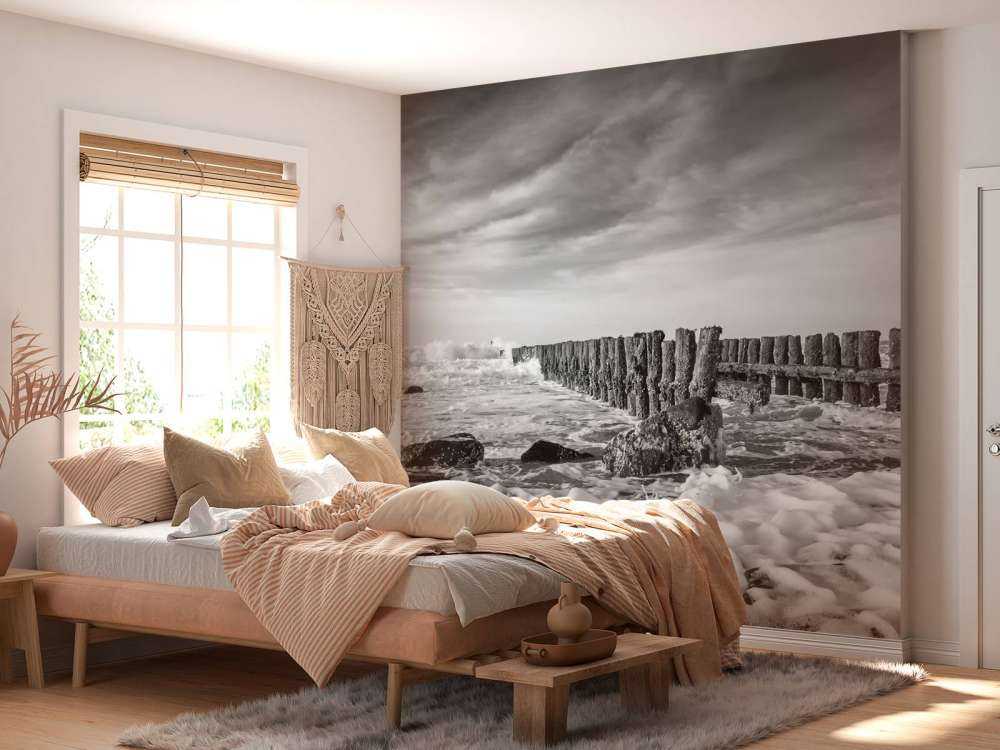 Skummende hav i svart og hvitt