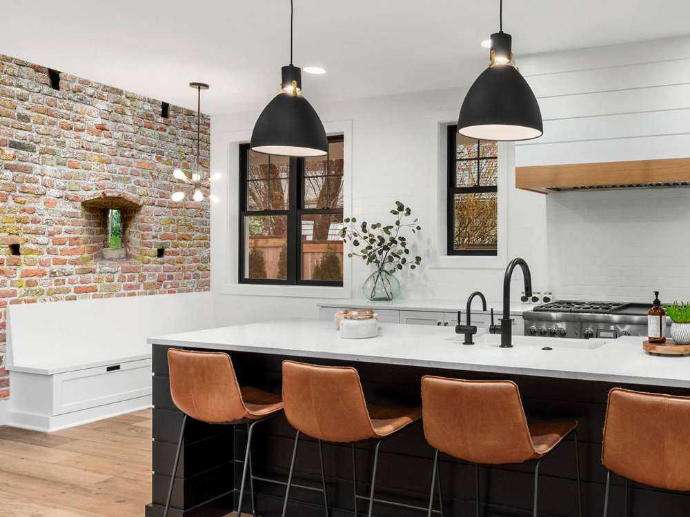 Bymur med udsigt igennem