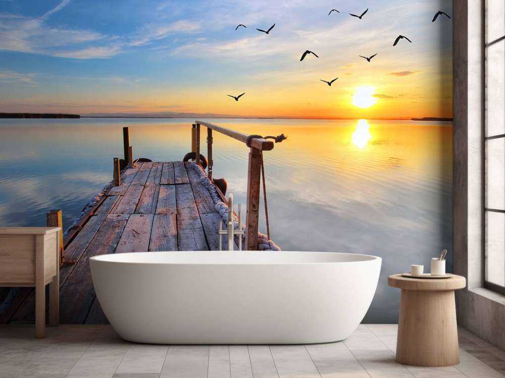 Fåglar ovanför havet