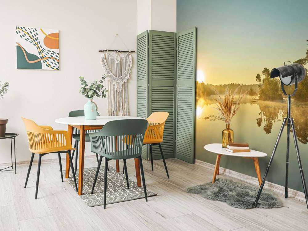 Soluppgång på skogsjön