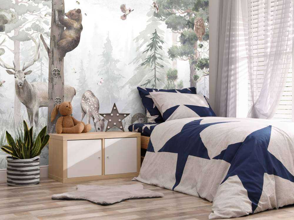 Vildt liv i midten af skoven