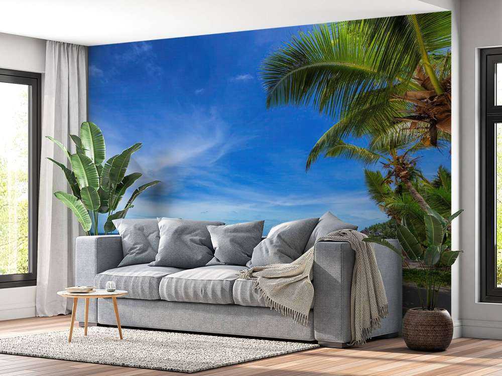 Tropisk strand med palme