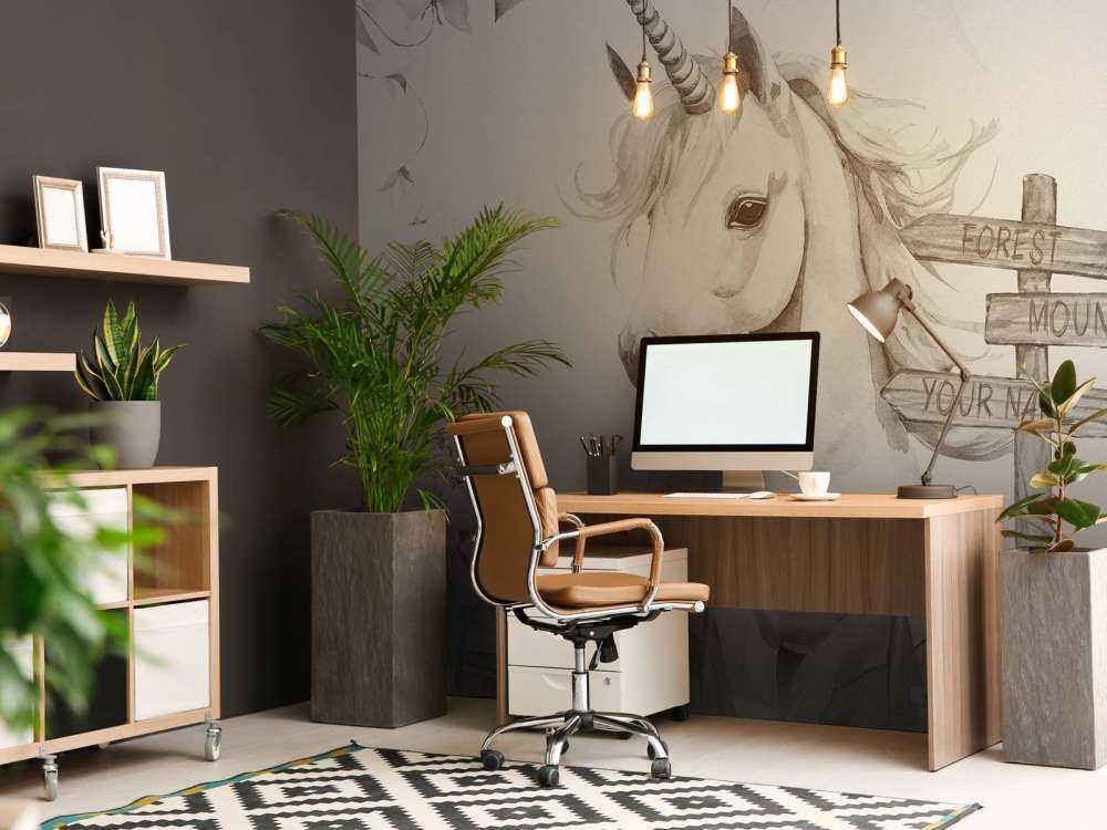 Baby-enhjørning med planter beige