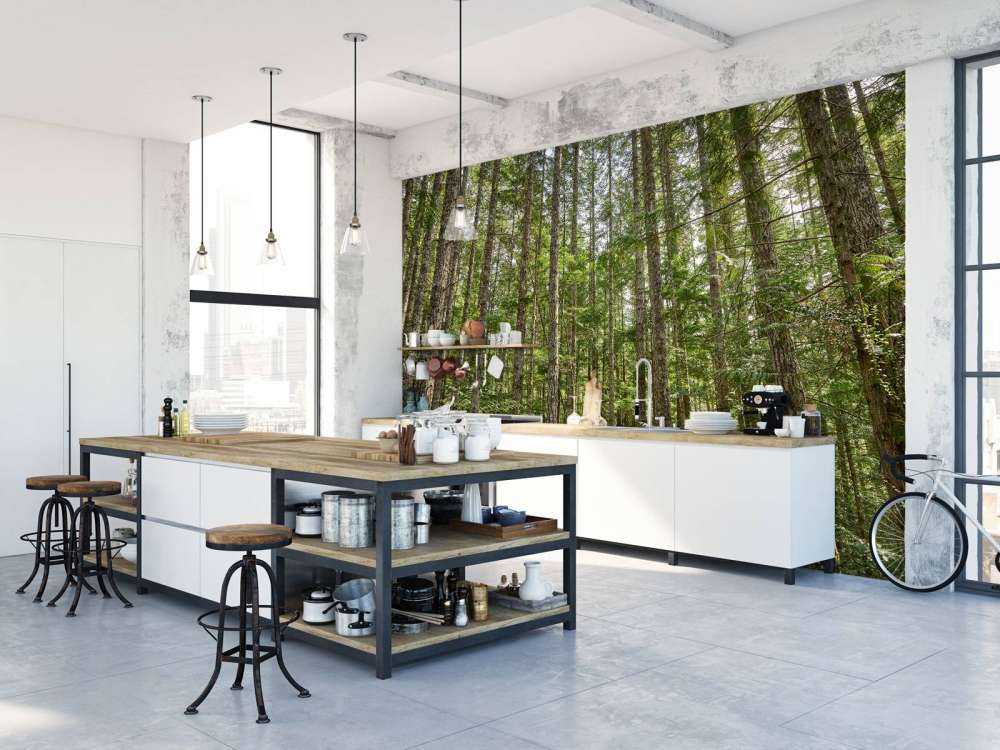 Tynne trær i skogen