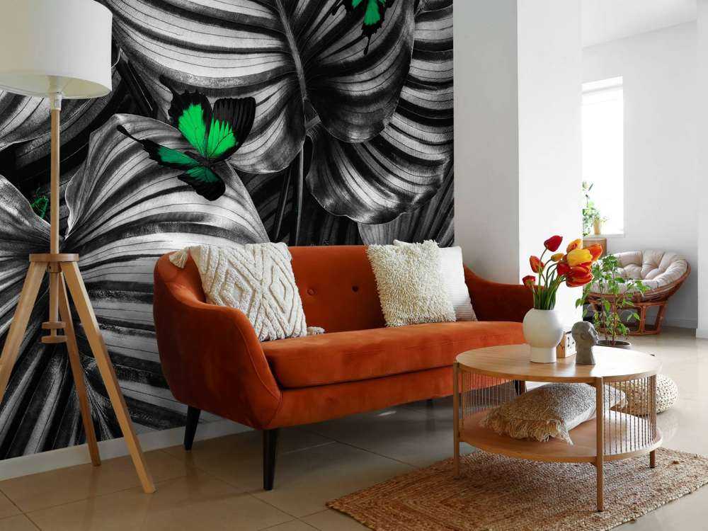 Sommerfugler på stripete blader