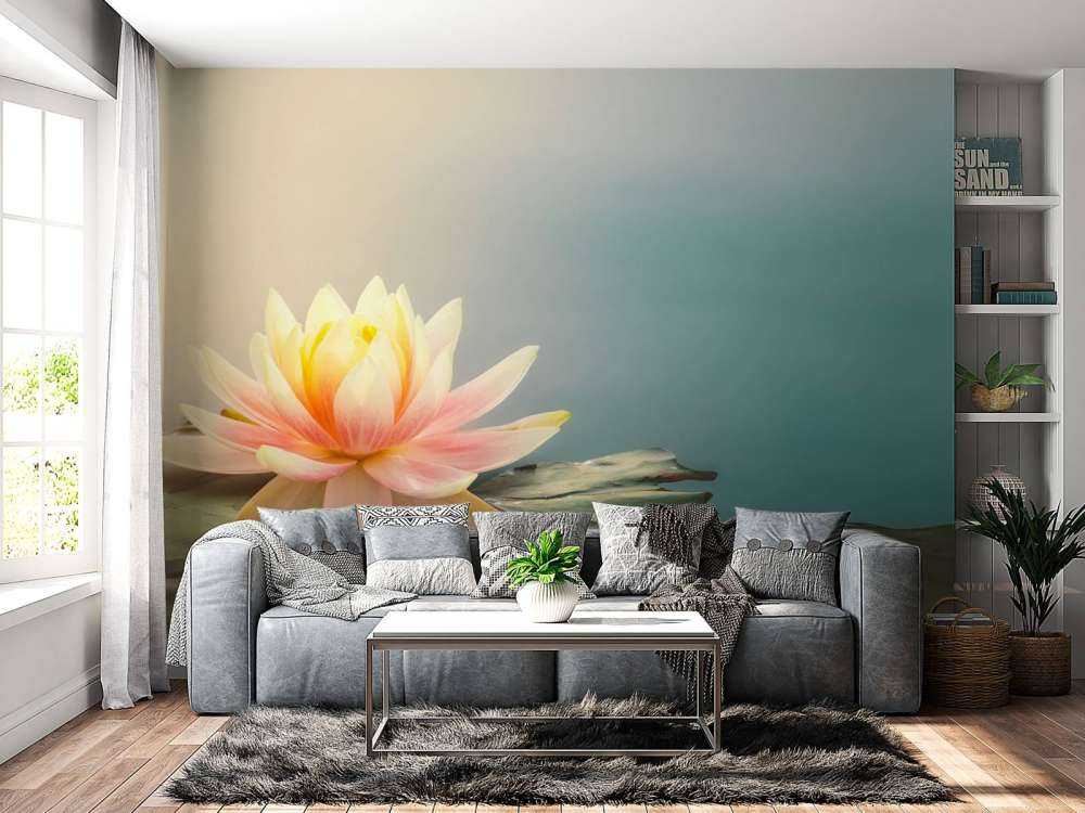 Dame med lotusblomster