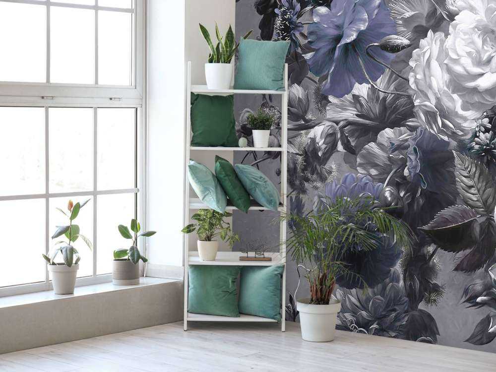 Stort blomsterarrangemang med vallmo Blå