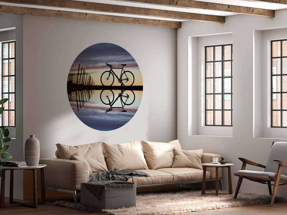 Racercykel ved solnedgang