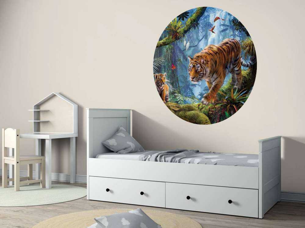 Tigers on tree